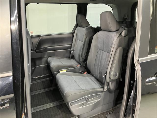 ノア Ｘ　衝突被害軽減装置　ドラレコ付　ＬＥＤライト　オートクルーズコントロール　盗難防止システム　バックモニター　ミュージックプレイヤー接続可　パワーウィンドウ　ＥＴＣ　３列シート　オートエアコン　ＡＢＳ（19枚目）