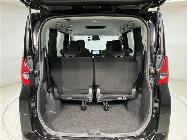 ノア Ｘ　衝突被害軽減装置　ドラレコ付　ＬＥＤライト　オートクルーズコントロール　盗難防止システム　バックモニター　ミュージックプレイヤー接続可　パワーウィンドウ　ＥＴＣ　３列シート　オートエアコン　ＡＢＳ（21枚目）