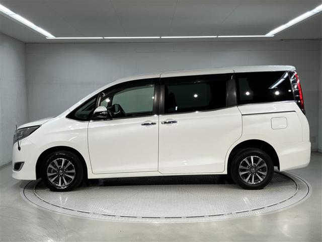 エスクァイア Ｘｉ　横滑り防止機能　ドラレコ　キーレス　ＬＥＤライト　ウォークスルー　地デジ　Ｂカメラ　クルコン　アイドリングストップ　ＤＶＤ　衝突軽減　４ＷＤ　ＥＴＣ　ＡＢＳ　アルミホイール　メモリーナビ　３列シート（2枚目）