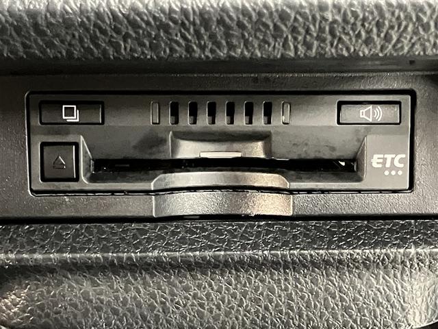 エスクァイア Ｘｉ　横滑り防止機能　ドラレコ　キーレス　ＬＥＤライト　ウォークスルー　地デジ　Ｂカメラ　クルコン　アイドリングストップ　ＤＶＤ　衝突軽減　４ＷＤ　ＥＴＣ　ＡＢＳ　アルミホイール　メモリーナビ　３列シート（8枚目）