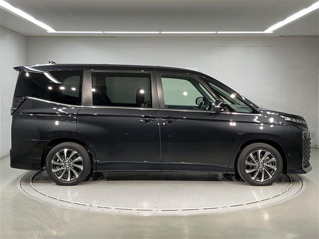 ヴォクシー ハイブリッドS-Z パワーウィンドウ DVD再生機能 インテリキー 横滑防止装置 地デジTV アクティブクルーズコントロール 1オナ フルオートエアコン リアカメラ エアバッグ ABS 100V充電 ナビTV キーレス(3枚目)