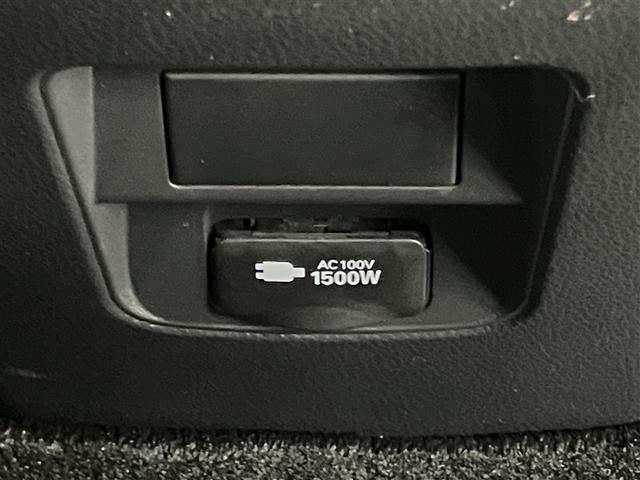 ヴォクシー ハイブリッドS-Z パワーウィンドウ DVD再生機能 インテリキー 横滑防止装置 地デジTV アクティブクルーズコントロール 1オナ フルオートエアコン リアカメラ エアバッグ ABS 100V充電 ナビTV キーレス(12枚目)