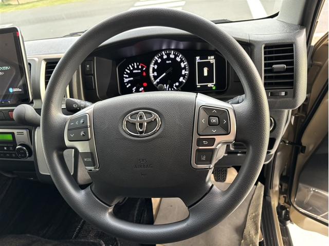 ハイエースバン ロングスーパーGL リアカメラ SRS ダブルエアバッグ Wエアコン 横滑り防止装置付 1オーナー 盗難防止機能 キーレス スマートエントリー DVD視聴可 エアコン パワステ ナビTV ETC ABS メモリーナビ(9枚目)