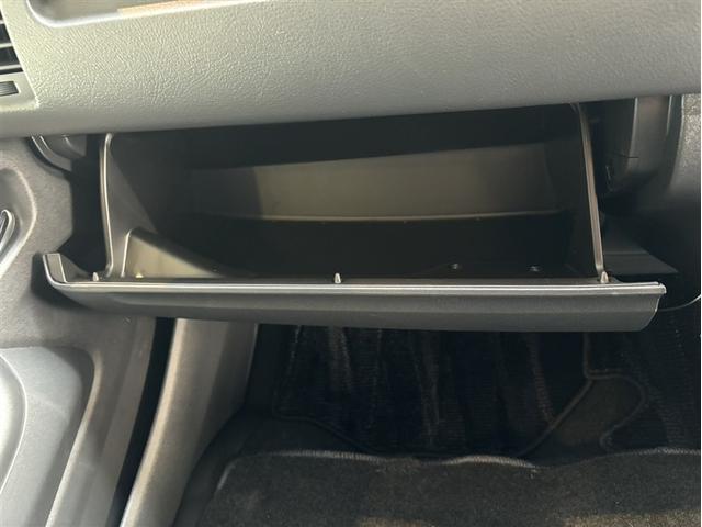 ハイエースバン ロングスーパーGL リアカメラ SRS ダブルエアバッグ Wエアコン 横滑り防止装置付 1オーナー 盗難防止機能 キーレス スマートエントリー DVD視聴可 エアコン パワステ ナビTV ETC ABS メモリーナビ(27枚目)