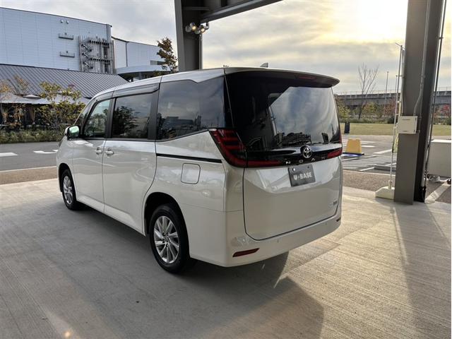 ノア ハイブリッドG パワースライドドア LEDヘッドライト バックモニター フルセグTV ミュージックプレイヤー接続可 ETC アルミホイール 3列シート メモリーナビ 4WD 衝突被害軽減システム DVD再生(5枚目)