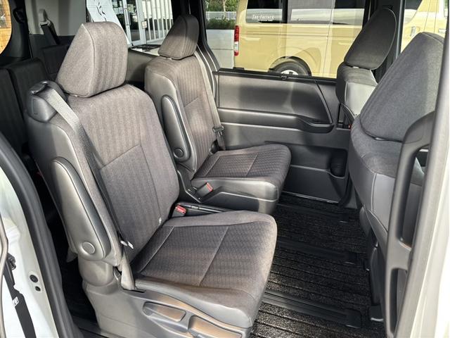 ノア ハイブリッドG パワースライドドア LEDヘッドライト バックモニター フルセグTV ミュージックプレイヤー接続可 ETC アルミホイール 3列シート メモリーナビ 4WD 衝突被害軽減システム DVD再生(28枚目)