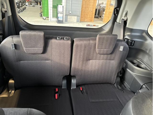 ノア ハイブリッドG パワースライドドア LEDヘッドライト バックモニター フルセグTV ミュージックプレイヤー接続可 ETC アルミホイール 3列シート メモリーナビ 4WD 衝突被害軽減システム DVD再生(30枚目)