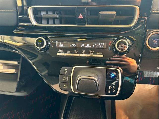 アクア G ワンオーナ VSC アルミ 衝突軽減ブレーキ メモリナビ バックモニター LED クルーズコントロール スマートキー ETC車載器 AC100V フルセグTV ナビTV パワーウィンドウ DVD再生(18枚目)