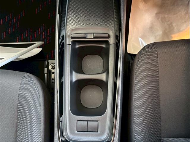 アクア G ワンオーナ VSC アルミ 衝突軽減ブレーキ メモリナビ バックモニター LED クルーズコントロール スマートキー ETC車載器 AC100V フルセグTV ナビTV パワーウィンドウ DVD再生(20枚目)