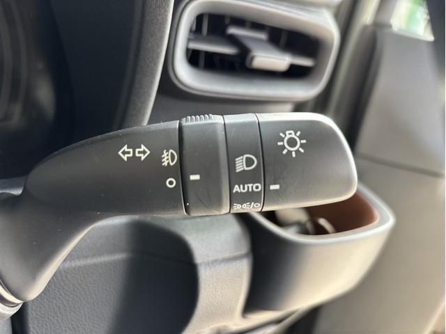 シエンタ ハイブリッドZ TSS ワンオーナ エアバック アルミ キーレスエントリー ナビTV イモビライザー バックモニター LEDヘッドライト ETC車載器 横滑り防止 スマートキー オートエアコン サイドエアバッグ(10枚目)