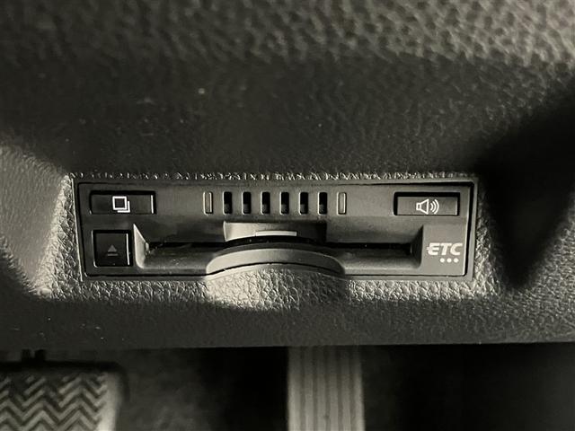 ヤリス ハイブリッドG サイドエアバッグ スマートキ ナビ Bモニター ETC車載器 横滑り防止装置 クルコン セキュリティアラーム メディアプレイヤー接続 パワステ 点検記録簿 メモリーナビゲーション キーフリー ABS(11枚目)