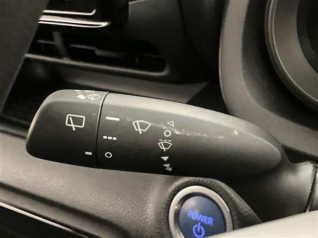 ヤリス ハイブリッドG サイドエアバッグ スマートキ ナビ Bモニター ETC車載器 横滑り防止装置 クルコン セキュリティアラーム メディアプレイヤー接続 パワステ 点検記録簿 メモリーナビゲーション キーフリー ABS(17枚目)