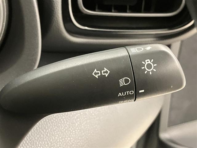 ヤリス ハイブリッドG サイドエアバッグ スマートキ ナビ Bモニター ETC車載器 横滑り防止装置 クルコン セキュリティアラーム メディアプレイヤー接続 パワステ 点検記録簿 メモリーナビゲーション キーフリー ABS(18枚目)