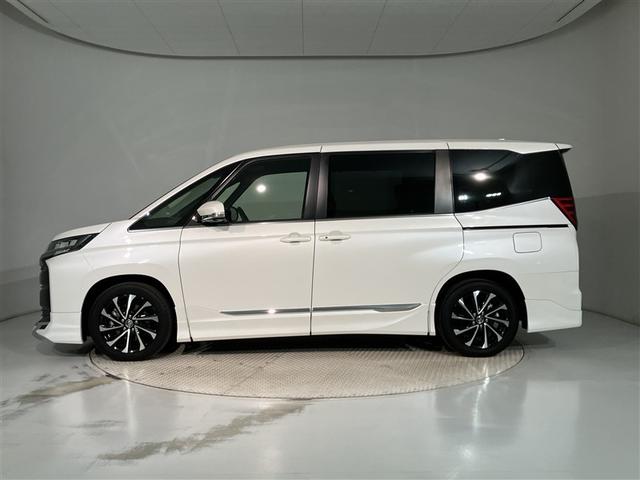 ノア ハイブリッドS-Z エアロ 横滑り防止機能 エアバッグ オートクルーズコントロール 地デジ 両側自動ドア ダブルエアコン スマートエントリー LEDランプ バックモニター メモリナビ 3列シート ETC付き ABS(2枚目)