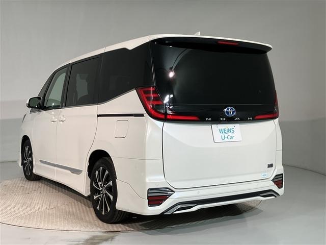 ノア ハイブリッドS-Z エアロ 横滑り防止機能 エアバッグ オートクルーズコントロール 地デジ 両側自動ドア ダブルエアコン スマートエントリー LEDランプ バックモニター メモリナビ 3列シート ETC付き ABS(4枚目)