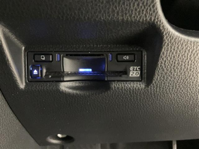 ノア ハイブリッドS-Z エアロ 横滑り防止機能 エアバッグ オートクルーズコントロール 地デジ 両側自動ドア ダブルエアコン スマートエントリー LEDランプ バックモニター メモリナビ 3列シート ETC付き ABS(13枚目)