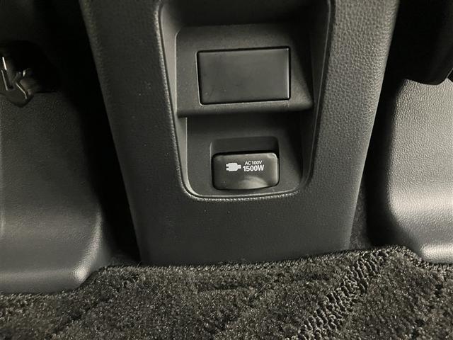 ノア ハイブリッドS-Z エアロ 横滑り防止機能 エアバッグ オートクルーズコントロール 地デジ 両側自動ドア ダブルエアコン スマートエントリー LEDランプ バックモニター メモリナビ 3列シート ETC付き ABS(30枚目)