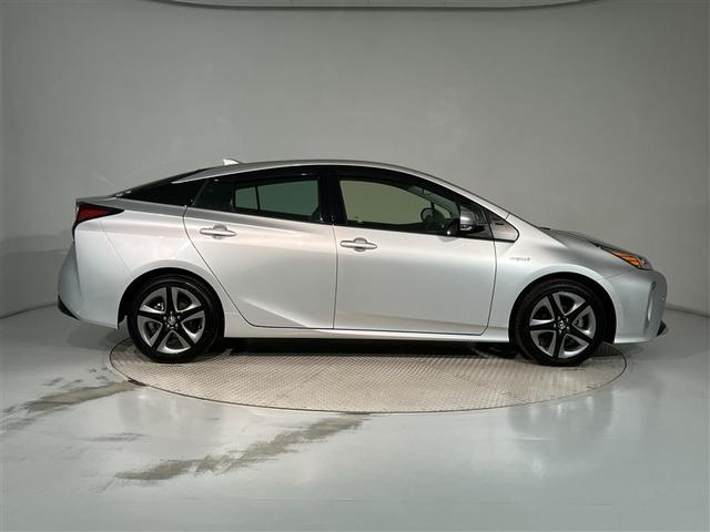 プリウス Sツーリングセレクション エアバック 1オーナー車 Bモニ 定期点検記録簿 LEDヘッド イモビ オートクルーズ 横滑り防止 サイドエアバック ドラレコ付き ETC スマートキー メモリ-ナビ 助手席エアバック ナビTV AW(3枚目)