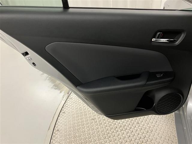 プリウス Sツーリングセレクション エアバック 1オーナー車 Bモニ 定期点検記録簿 LEDヘッド イモビ オートクルーズ 横滑り防止 サイドエアバック ドラレコ付き ETC スマートキー メモリ-ナビ 助手席エアバック ナビTV AW(32枚目)