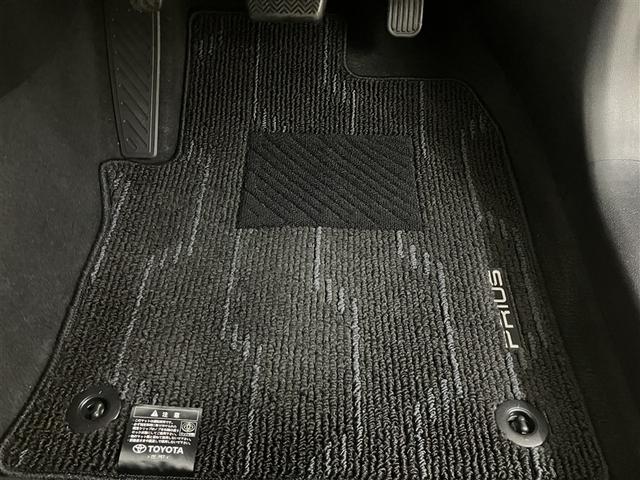 プリウス Sツーリングセレクション エアバック 1オーナー車 Bモニ 定期点検記録簿 LEDヘッド イモビ オートクルーズ 横滑り防止 サイドエアバック ドラレコ付き ETC スマートキー メモリ-ナビ 助手席エアバック ナビTV AW(33枚目)