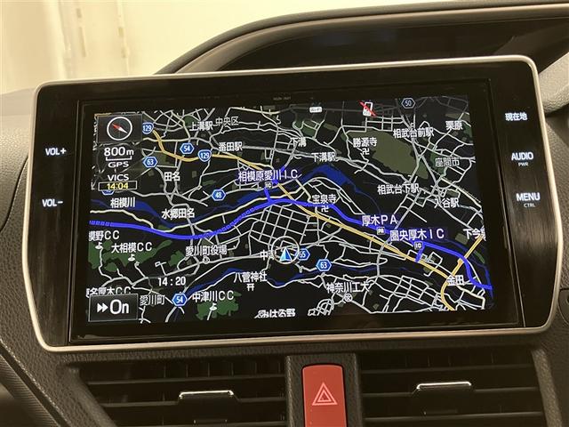 ヴォクシー ＺＳ　煌　地上デジタル　ＴＳＳ　両側パワードア　アイドリングストップ車　パワーウィンド　横滑防止　１オーナ　整備記録簿　ＤＶＤ可　盗難防止装置　スマートエントリー　Ｂカメラ　ＡＵＸ　ＬＥＤヘッドライト　ＥＴＣ（7枚目）