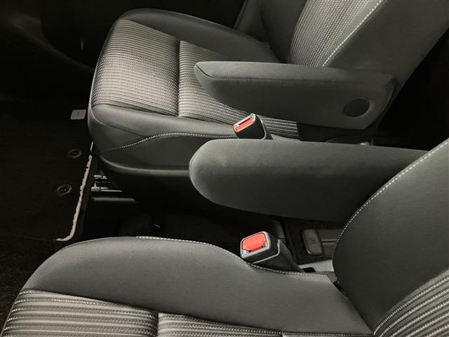 ヴォクシー ＺＳ　煌　地上デジタル　ＴＳＳ　両側パワードア　アイドリングストップ車　パワーウィンド　横滑防止　１オーナ　整備記録簿　ＤＶＤ可　盗難防止装置　スマートエントリー　Ｂカメラ　ＡＵＸ　ＬＥＤヘッドライト　ＥＴＣ（27枚目）