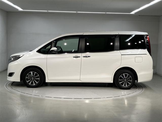 エスクァイア ハイブリッドＧｉ　Ｒカメラ　ＡＡＣ　ナビ＆ＴＶ　記録簿付き　地デジ　クルーズコントロール　ＬＥＤライト　キーレスエントリー　スマートキー付　ＤＶＤ再生可　エアバック　横滑防止装置　盗難防止システム　ＥＴＣ　３列シート（2枚目）