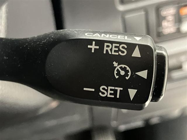 エスクァイア ハイブリッドＧｉ　Ｒカメラ　ＡＡＣ　ナビ＆ＴＶ　記録簿付き　地デジ　クルーズコントロール　ＬＥＤライト　キーレスエントリー　スマートキー付　ＤＶＤ再生可　エアバック　横滑防止装置　盗難防止システム　ＥＴＣ　３列シート（12枚目）