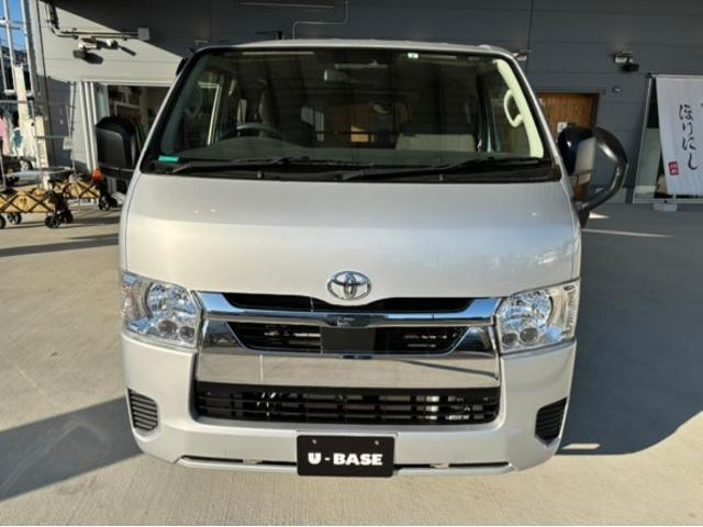 ハイエースバン DX GLパッケージ メモリナビ LEDヘッド ナビ&TV バックモニター フルセグ 横滑り防止装置 キーレスエントリー エアコン ETC車載器 記録簿 パワステ DVD再生 フロントパワーウインドウ エアバック ABS(2枚目)