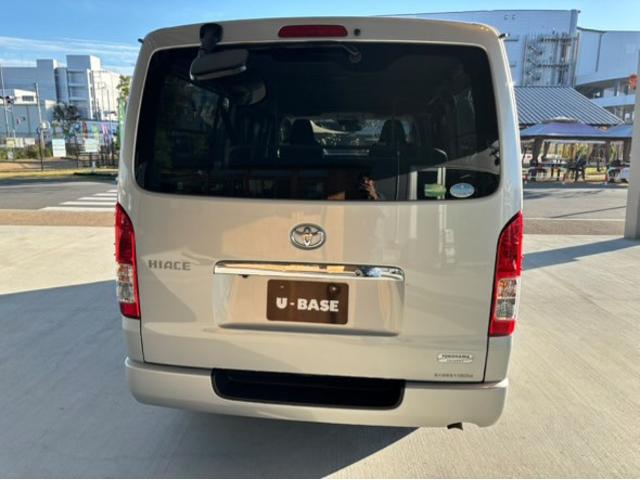 ハイエースバン DX GLパッケージ メモリナビ LEDヘッド ナビ&TV バックモニター フルセグ 横滑り防止装置 キーレスエントリー エアコン ETC車載器 記録簿 パワステ DVD再生 フロントパワーウインドウ エアバック ABS(4枚目)
