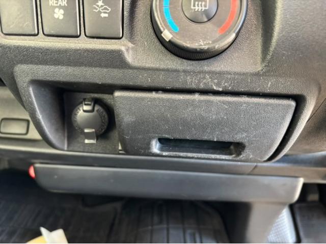 ハイエースバン DX GLパッケージ メモリナビ LEDヘッド ナビ&TV バックモニター フルセグ 横滑り防止装置 キーレスエントリー エアコン ETC車載器 記録簿 パワステ DVD再生 フロントパワーウインドウ エアバック ABS(13枚目)