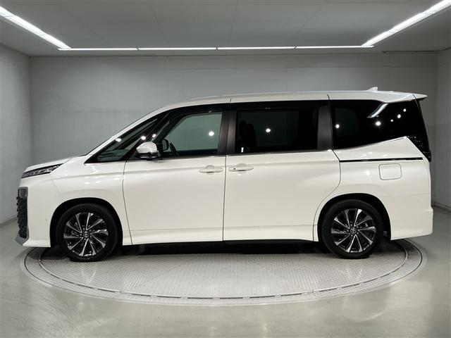 ヴォクシー ハイブリッドS-Z パワーウィンドウ DVD再生機能 インテリキー 横滑防止装置 地デジTV アクティブクルーズコントロール 1オナ フルオートエアコン リアカメラ エアバッグ ABS 100V充電 ナビTV キーレス(2枚目)