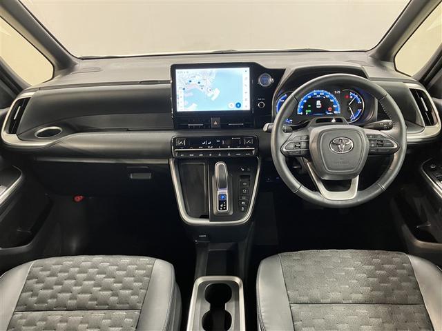 ヴォクシー ハイブリッドS-Z パワーウィンドウ DVD再生機能 インテリキー 横滑防止装置 地デジTV アクティブクルーズコントロール 1オナ フルオートエアコン リアカメラ エアバッグ ABS 100V充電 ナビTV キーレス(5枚目)