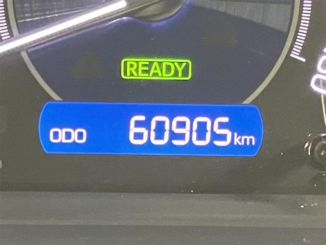 ヴォクシー ハイブリッドＺＳ　煌ＩＩ　電動両側スライドドア　ドライブレコーダ　パワーステアリング　ＤＶＤ再生可　スマキー　地デジＴＶ　ＡＵＸ　横滑防止　１オーナー　Ｗエアバック　ＡＡＣ　ＬＥＤランプ　エアバッグ　ナビＴＶ　盗難防止装置（17枚目）