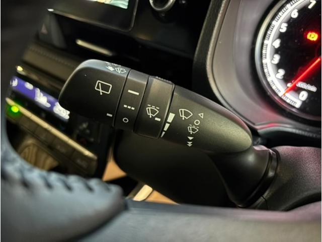 ヴォクシー S-Z DVD再生機能 スマートキープッシュスタート 両側電動パワースライドドア パワーウインドウ 1オナ ETC車載器 LEDライト アルミホイール 盗難防止装置 記録簿 横滑り防止機能 キーフリー ABS(5枚目)