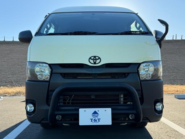 ハイエースバン ロングDX ナローハイルーフ・MC-9・ヨコハマPARADA・Uiビークル追加スタビライザー・コンフォートショックアブソーバー・ジャオスオーバーフェンダー・カロッツェリアナビ・ETC・3人乗り仕様・荷室カスタム(7枚目)