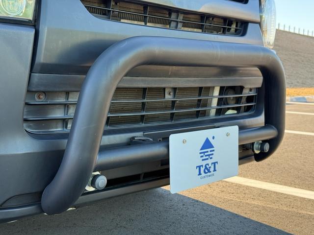 ハイエースバン ロングDX ナローハイルーフ・MC-9・ヨコハマPARADA・Uiビークル追加スタビライザー・コンフォートショックアブソーバー・ジャオスオーバーフェンダー・カロッツェリアナビ・ETC・3人乗り仕様・荷室カスタム(11枚目)