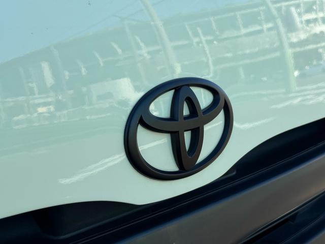 ハイエースバン ロングDX ナローハイルーフ・MC-9・ヨコハマPARADA・Uiビークル追加スタビライザー・コンフォートショックアブソーバー・ジャオスオーバーフェンダー・カロッツェリアナビ・ETC・3人乗り仕様・荷室カスタム(12枚目)