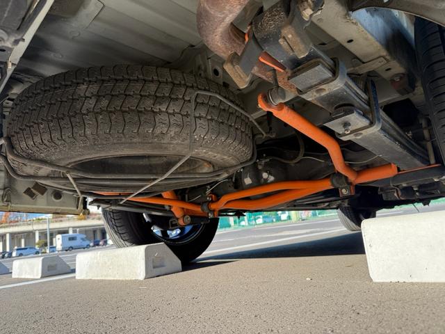 ハイエースバン ロングDX ナローハイルーフ・MC-9・ヨコハマPARADA・Uiビークル追加スタビライザー・コンフォートショックアブソーバー・ジャオスオーバーフェンダー・カロッツェリアナビ・ETC・3人乗り仕様・荷室カスタム(14枚目)