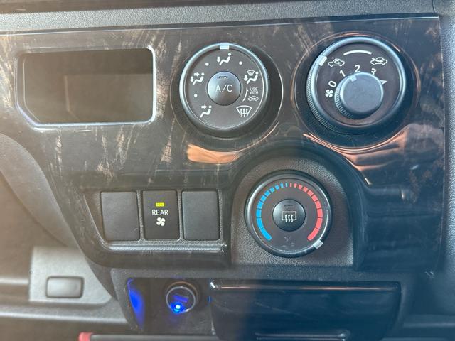 ハイエースバン ロングDX ナローハイルーフ・MC-9・ヨコハマPARADA・Uiビークル追加スタビライザー・コンフォートショックアブソーバー・ジャオスオーバーフェンダー・カロッツェリアナビ・ETC・3人乗り仕様・荷室カスタム(26枚目)