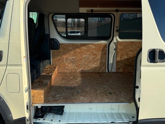 ハイエースバン ロングDX ナローハイルーフ・MC-9・ヨコハマPARADA・Uiビークル追加スタビライザー・コンフォートショックアブソーバー・ジャオスオーバーフェンダー・カロッツェリアナビ・ETC・3人乗り仕様・荷室カスタム(33枚目)