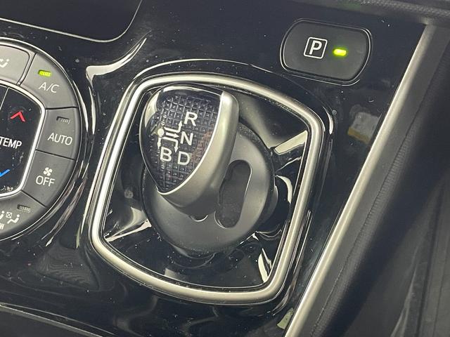 ヴォクシー ハイブリッドＺＳ　煌ＩＩ　純正９インチナビ　衝突軽減ブレーキ　両側電動スライドドア　クルーズコントロール　ビルトインＥＴＣ　ＬＥＤヘッドライト　シートヒーター　ドライブレコーダー　バックカメラ　Ｂｌｕｅｔｏｏｔｈ　フルセグＴＶ（22枚目）