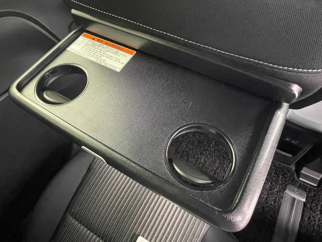 ヴォクシー ハイブリッドＺＳ　煌ＩＩ　純正９インチナビ　衝突軽減ブレーキ　両側電動スライドドア　クルーズコントロール　ビルトインＥＴＣ　ＬＥＤヘッドライト　シートヒーター　ドライブレコーダー　バックカメラ　Ｂｌｕｅｔｏｏｔｈ　フルセグＴＶ（32枚目）