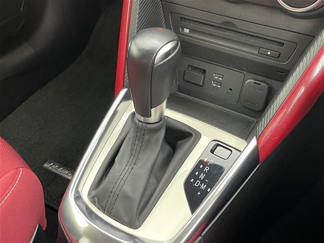 デミオ ＸＤ　ミッドセンチュリー　純正ナビ　衝突軽減ブレーキ　クルーズコントロール　バックカメラ　ビルトインＥＴＣ　シートヒーター　アイドリングストップ　エンジンスタートボタン　オートライト　ＬＥＤライト　パドルシフト　踏み間違い防止（13枚目）
