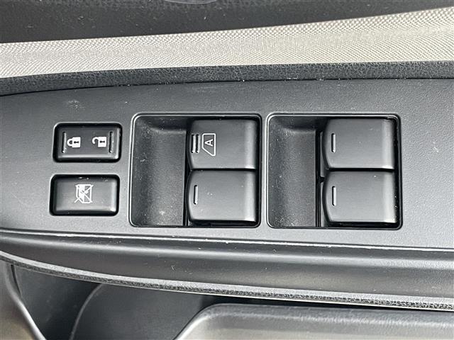 ノート ｅ－パワー　Ｘ　純正ナビ　全方位カメラ　デジタルインナーミラー　コーナーセンサー　純正１５インチアルミ　オートハイビーム　プッシュスタート　フルセグＴＶ　Ｂｌｕｅｔｏｏｔｈ　ＥＴＣ　エマージェンシーブレーキ（14枚目）