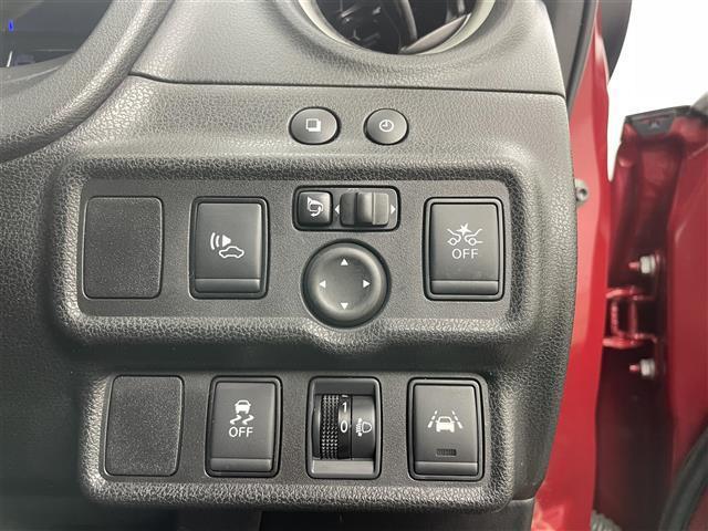 ノート ｅ－パワー　Ｘ　純正ナビ　全方位カメラ　デジタルインナーミラー　コーナーセンサー　純正１５インチアルミ　オートハイビーム　プッシュスタート　フルセグＴＶ　Ｂｌｕｅｔｏｏｔｈ　ＥＴＣ　エマージェンシーブレーキ（19枚目）