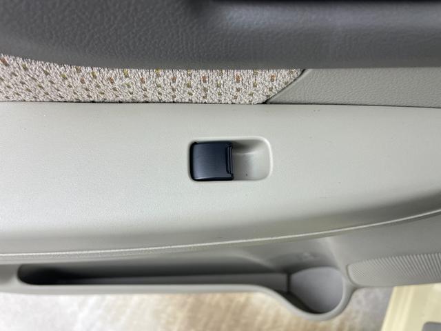 フレアワゴン ＸＳ　ナビ　衝突軽減ブレーキシステム　スマートキー　片側パワースライドドア　ビルトインＥＴＣ　フルセグＴＶ　Ｂｌｕｅｔｏｏｔｈ　アイドリングストップ　プッシュスタート　ＵＳＢ接続　フロアマット　スペアキー（48枚目）