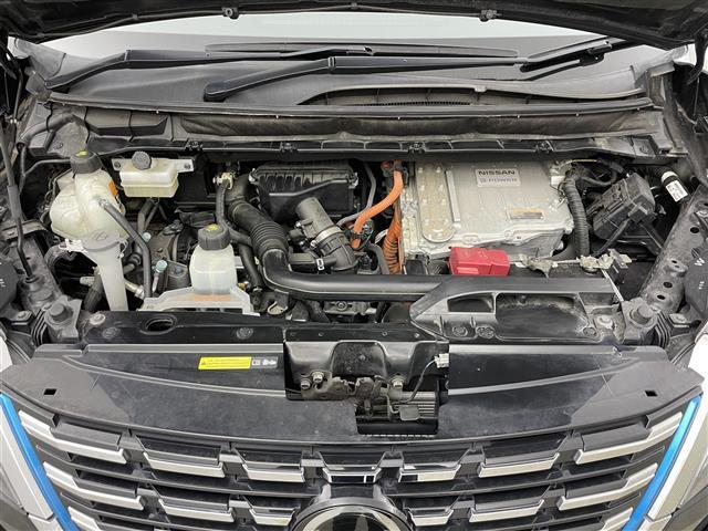 セレナ ｅ－パワー　ハイウェイスターＶ　純正１０インチナビ　アラウンドビューモニター　パーキングアシスト　プロパイロット　ビルトインＥＴＣ　ドライブレコーダー　衝突軽減ブレーキ　コーナーセンサー　社外レーダー　ＢＳＭ　両側パワースライドドア（21枚目）