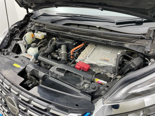 セレナ ｅ－パワー　ハイウェイスターＶ　純正１０インチナビ　アラウンドビューモニター　パーキングアシスト　プロパイロット　ビルトインＥＴＣ　ドライブレコーダー　衝突軽減ブレーキ　コーナーセンサー　社外レーダー　ＢＳＭ　両側パワースライドドア（75枚目）