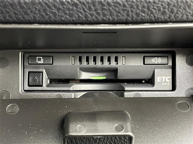 ヴォクシー ＺＳ　煌ＩＩ　純正９インチナビ　フリップダウンモニター　両側電動スライドドア　ＬＥＤヘッドライト　ＥＴＣ　バックカメラ　クルーズコントロール　コーナーセンサー　オートハイビーム　Ｂｌｕｅｔｏｏｔｈ　フルセグＴＶ（5枚目）